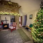 Murphys Thatched Holiday home *