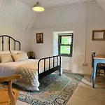 Murphys Thatched Holiday home *